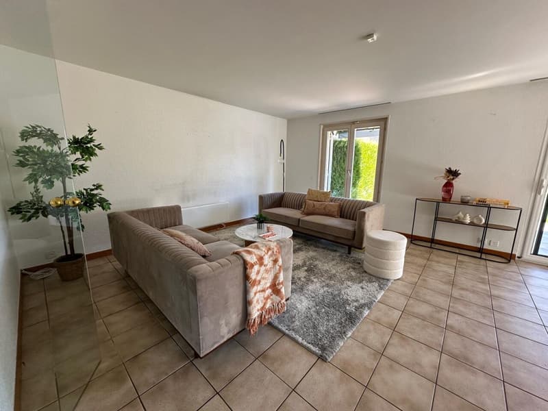 Splendide villa mitoyenne / 4 chambres / 3 SDB / Jardin / Piscine (7)