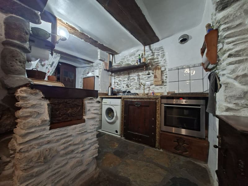 Grande maison individuelle avec son 3.5P indépendant au dessus / rendement (3)