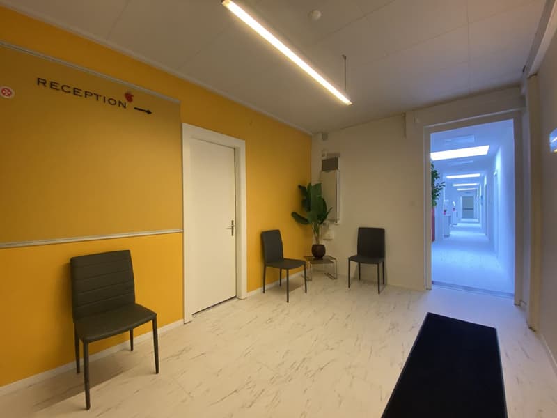 Grand bureau à Neuchâtel / cabinet médical (6)