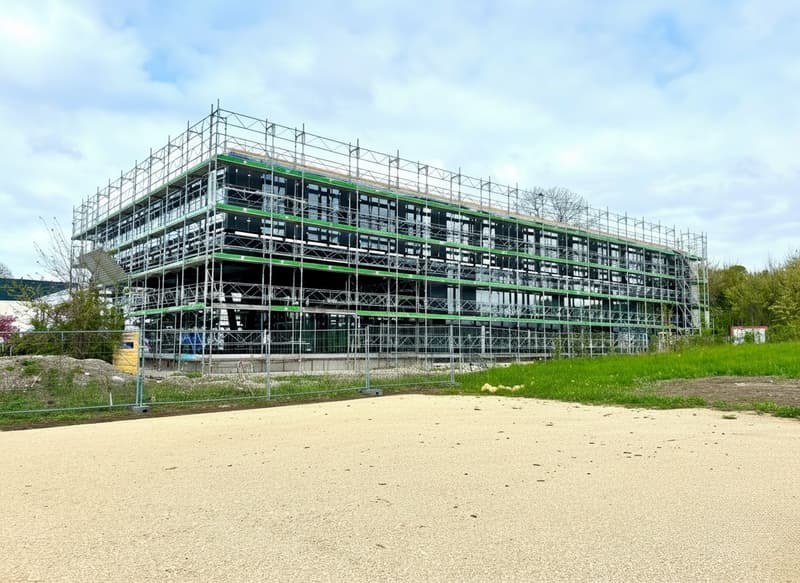 Surface commerciale en fin de construction dans zone industrielle à Saint-Prex (2)