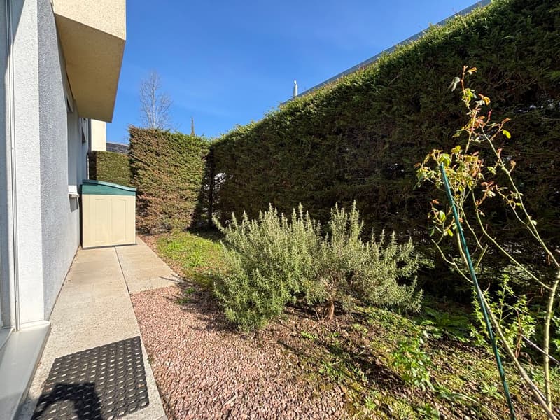 Bel appartement meublé de 3.5p avec petite terrasse à côté de la gare à Gland (11)