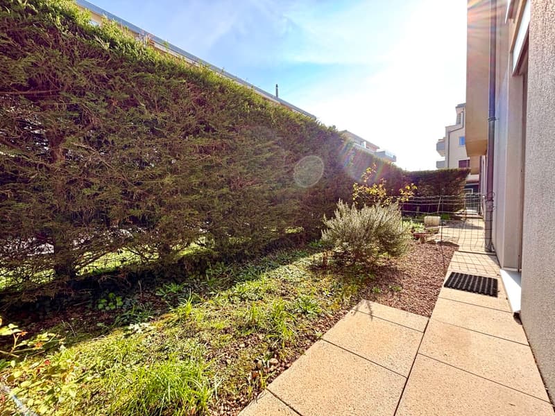 Bel appartement meublé de 3.5p avec petite terrasse à côté de la gare à Gland (12)