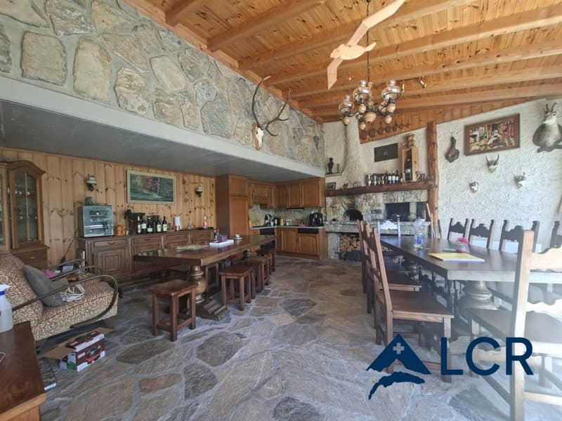 Grande et très belle maison située à Mase, magnifique village au calme absolu et vue imprenable (13)