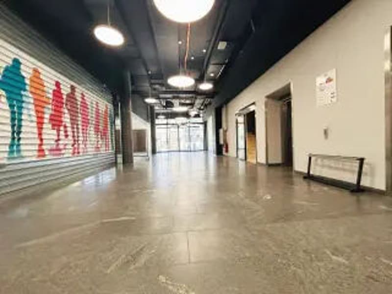 À louer - Surface commerciale neuve de 246 m² au coeur de Rolle - Rue du Temple (9)