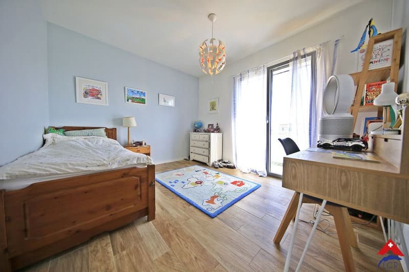 Magnifique villa 6.5p / 4 chambres + bureau / 3 SDB / jardin et piscine (10)