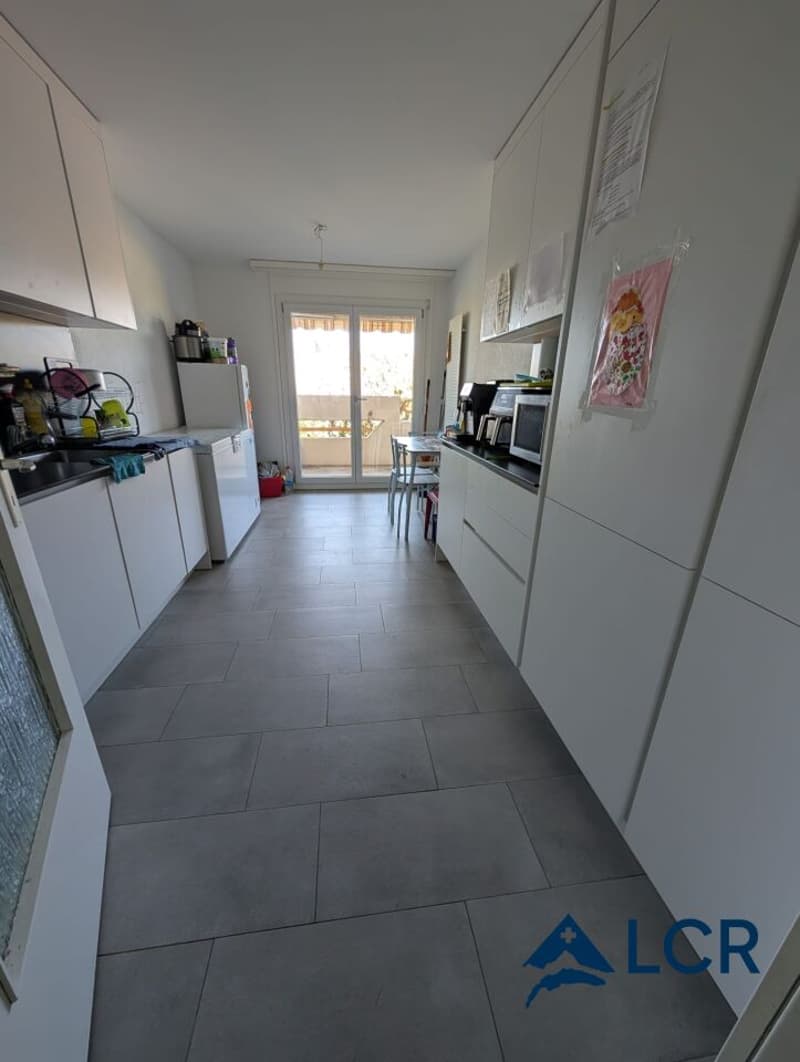 A louer spacieux appartement de 4.5 pièces avec balcon - Fribourg (3)