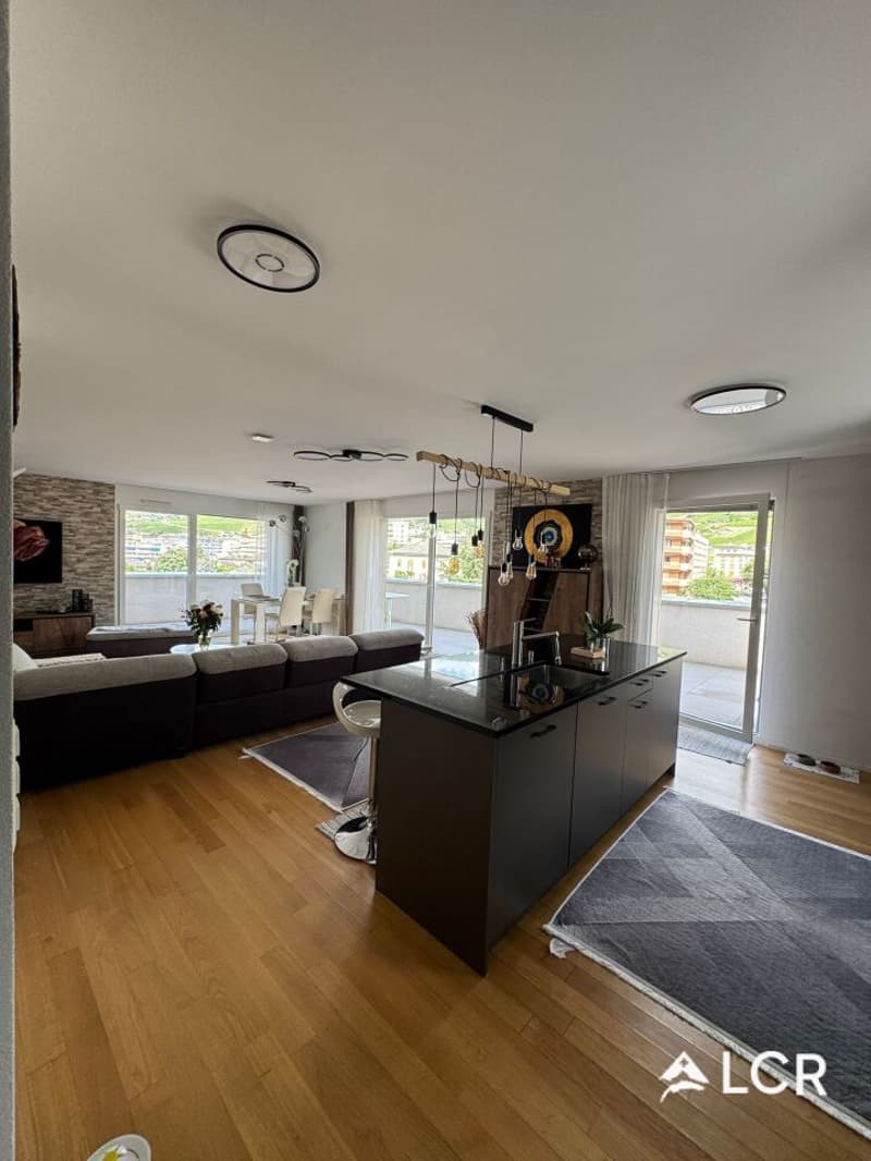 Magnifique Duplex de 4.5P / 3 CHB / 3 SDB / 1 Balcon (3)