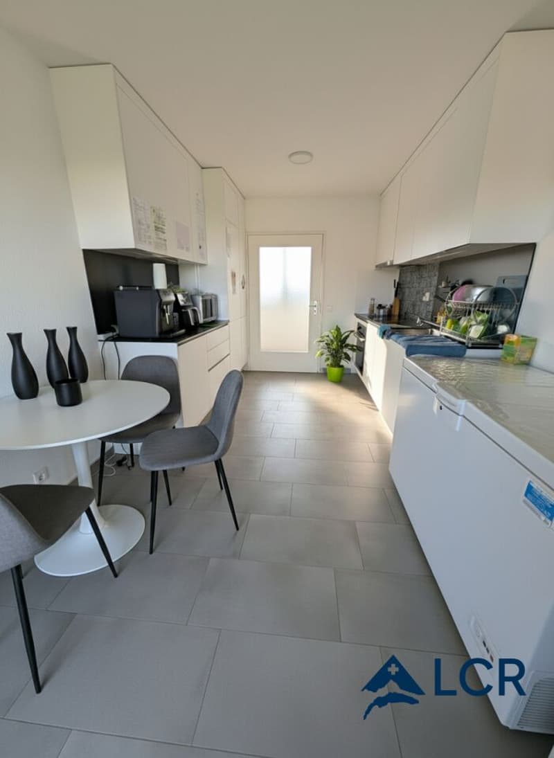 A louer spacieux appartement de 4.5 pièces avec balcon - Fribourg (2)