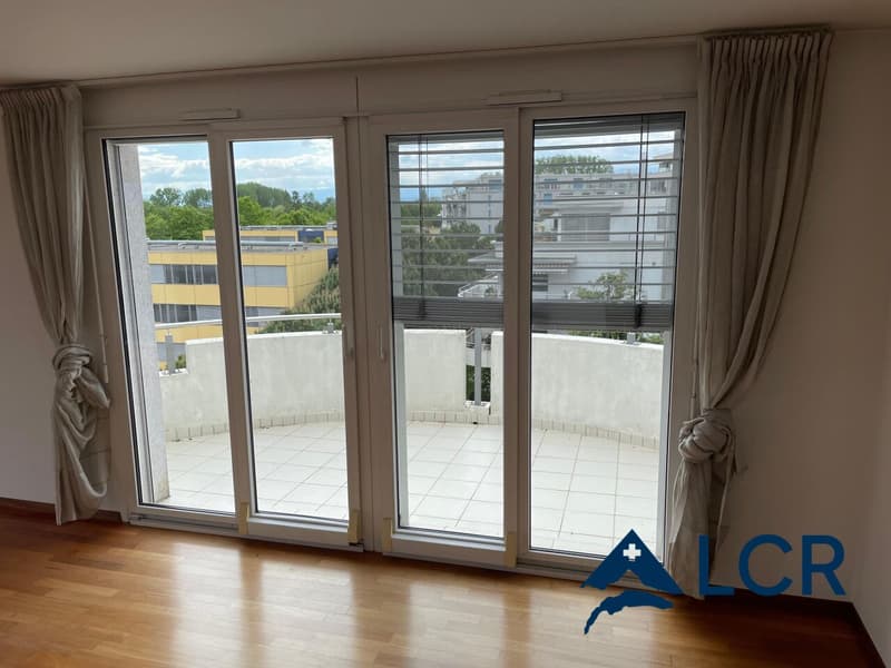 Bel appartement pour courte durée à Lausanne / meublé / 3 CHB / 2 SDB / 1 terrasse (10)