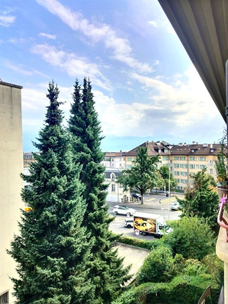 Bel appartement meublé à Lausanne / 3.5P / 2 CHB / 1 SDB / 1 Balcon (2)