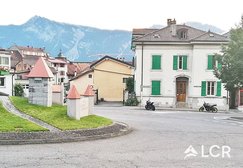Deux magnifiques locaux commerciaux en plein centre d'Aigle (2)