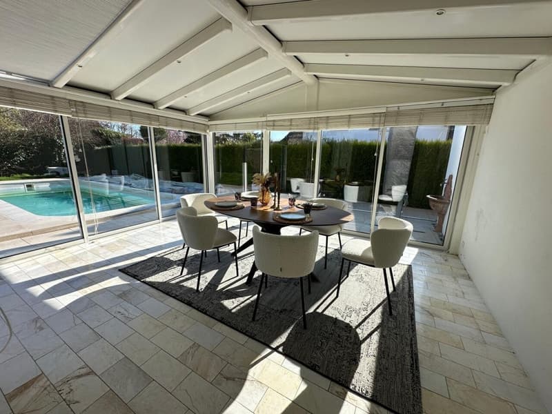 Splendide villa mitoyenne / 4 chambres / 3 SDB / Jardin / Piscine (6)