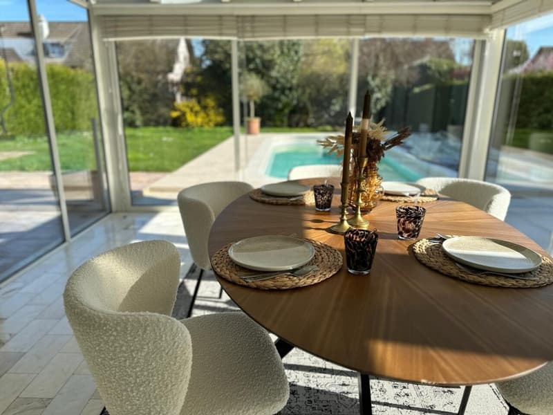 Splendide villa mitoyenne / 4 chambres / 3 SDB / Jardin / Piscine (3)