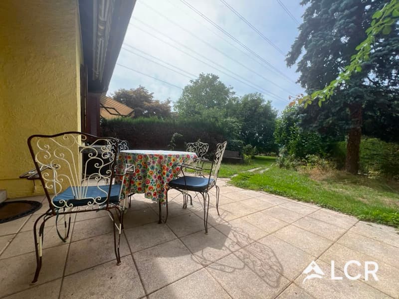 Belle maison de 5.5pièces meublé 4 CHB / 2 SDB / 1 terrasse / 3 places de parc / 1 grand jardin privatif (aucun vis à vis) (12)