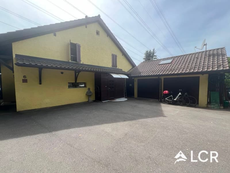 Belle maison de 5.5pièces meublé 4 CHB / 2 SDB / 1 terrasse / 3 places de parc / 1 grand jardin privatif (aucun vis à vis) (1)