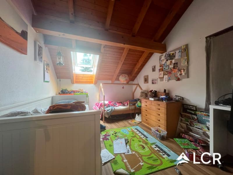 Belle maison de 5.5pièces meublé 4 CHB / 2 SDB / 1 terrasse / 3 places de parc / 1 grand jardin privatif (aucun vis à vis) (7)