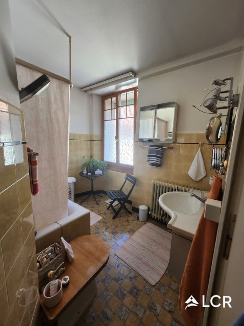 Bel appartement de 5.5P / 4 CHB / 1 SDB / 1 terrasse / 1 cheminée / 1 Véranda (8)