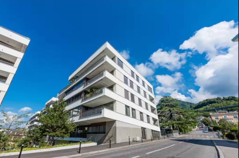 Bel appartement de standing de 3.5p meublé à Montreux avec vue au lac (13)