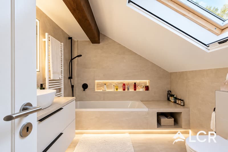Magnifique maison rénovée avec jardin (8)