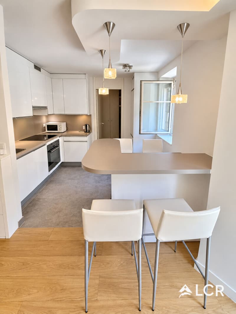 Bel appartement de 2p, au coeur de la vieille ville de Genève (2)