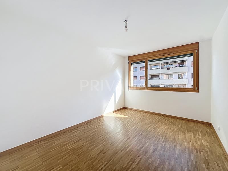Spacieux appartement au coeur d'un immeuble moderne et sécurisé avec loggia, à proximité des Organisations Internationales (5)