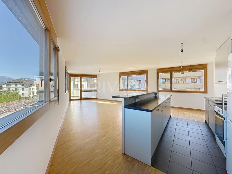 Spacieux appartement au coeur d'un immeuble moderne et sécurisé avec loggia, à proximité des Organisations Internationales (1)
