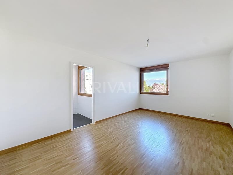 Spacieux appartement au coeur d'un immeuble moderne et sécurisé avec loggia, à proximité des Organisations Internationales (3)