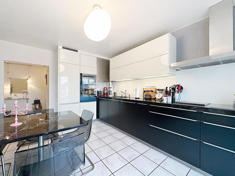 Grand duplex rénové de 235 m2 - Bernex (4)