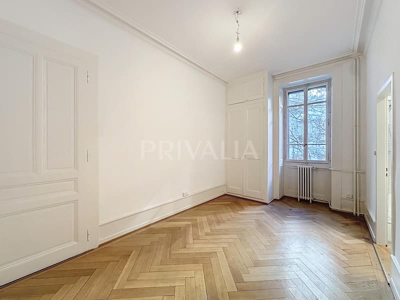 Appartement de prestige dans un bel immeuble au centre-ville (5)