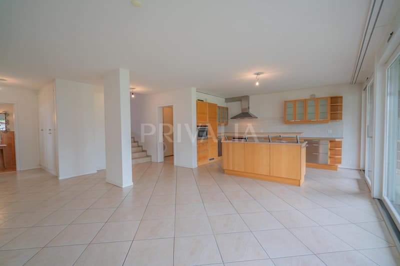 Superbe appartement lumineux au coeur de Bernex (2)