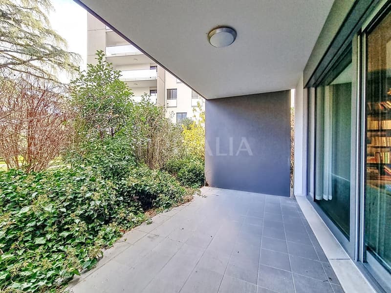 Bel appartement contemporain meublé en rez-de-chaussée avec terrasses (8)
