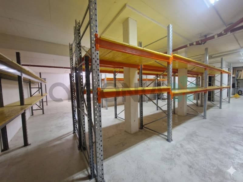 Local commercial avec bureaux et dépôt à louer totalisant 270m2 (4)