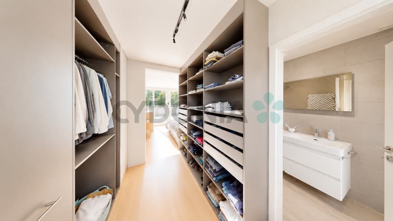 Exclusivité Belle maison mitoyenne de 135 m²,sur trois étages, en zone résidentielle d'Aire. (5)