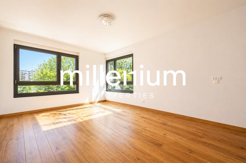 Bel appartement contemporain avec balcon (6)