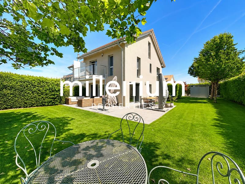 Maison moderne alliant confort et modernité à Chavannes-des-Bois (1)