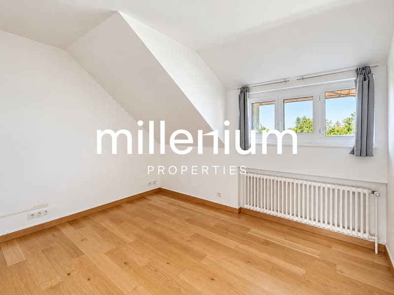 Appartement de 3 pièces au dernier étage avec terrain privatif (7)
