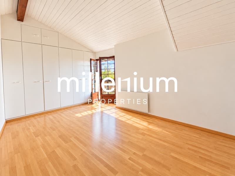 Maison contemporaine semi meublée avec jardin et studio indépendant (6)