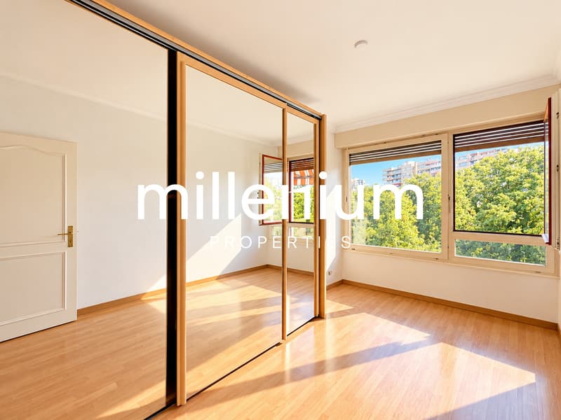 Bel appartement face au Parc des Eaux-Vives (11)