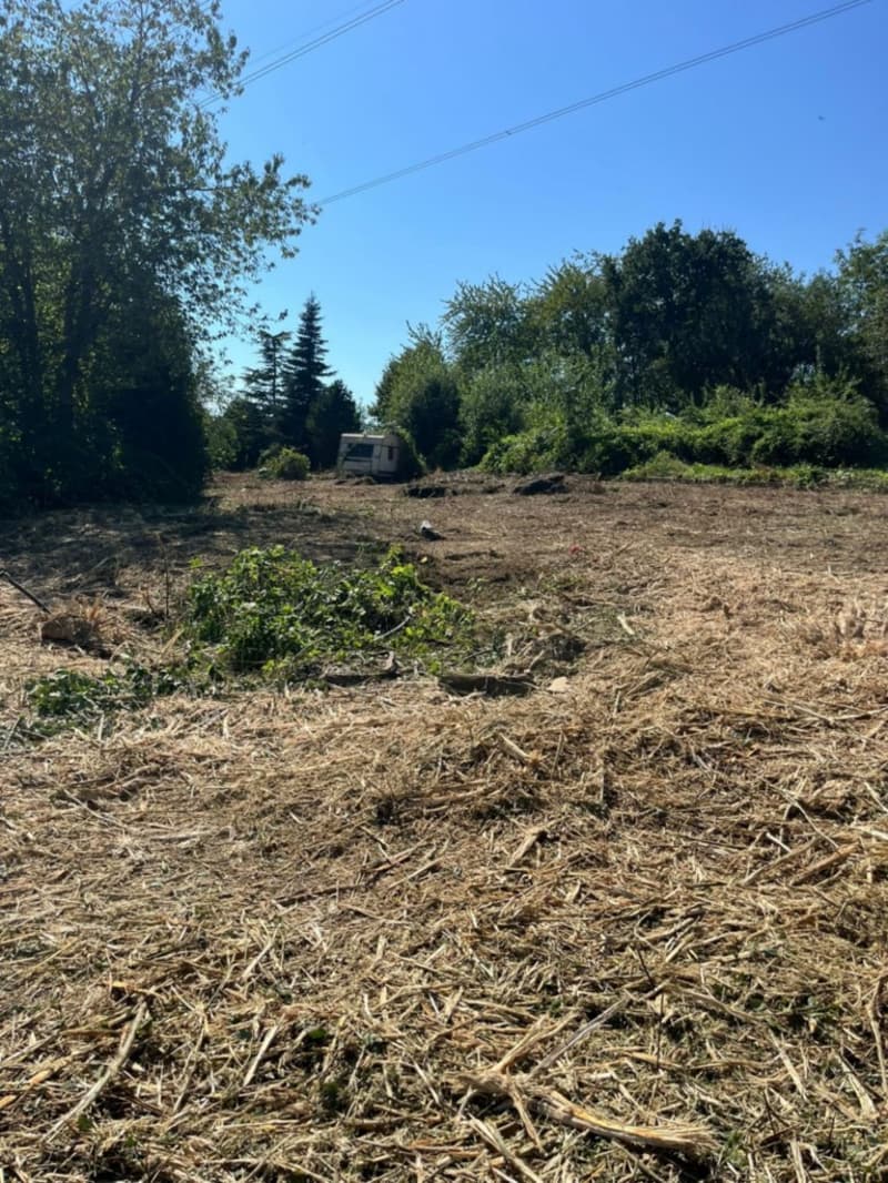 Réf: 11152*** Sect. Ferrette (à 10 min): Terrain de 13 ares dont env. 7,5 ares de constructible (1)