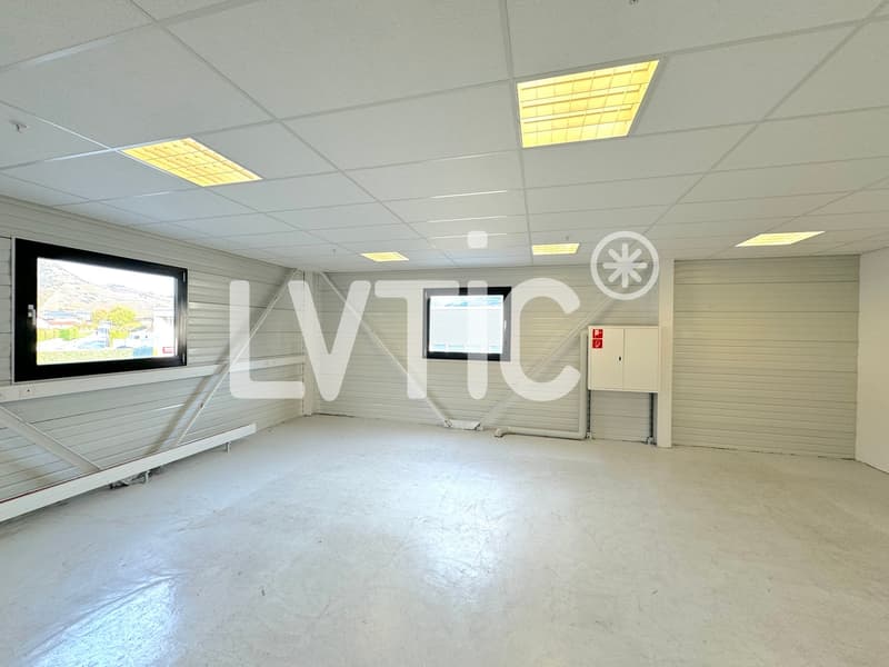 Showroom, bureaux, locaux de 290 m2 à louer à Conthey (6)