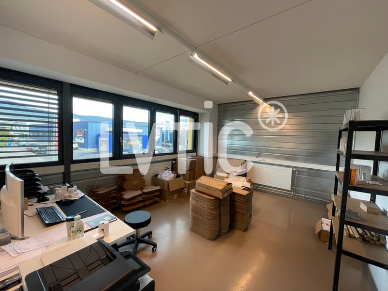 Bureaux, atelier, labo, dépôt de 330 m2 à louer à Nyon (4)