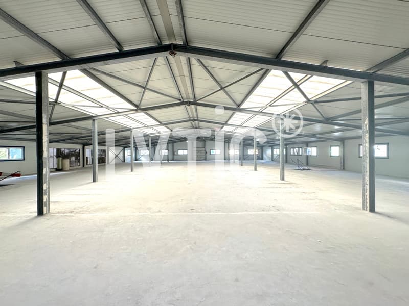 Halle industrielle, dépôt indépendant de 2200 m2 à louer à Sierre (5)
