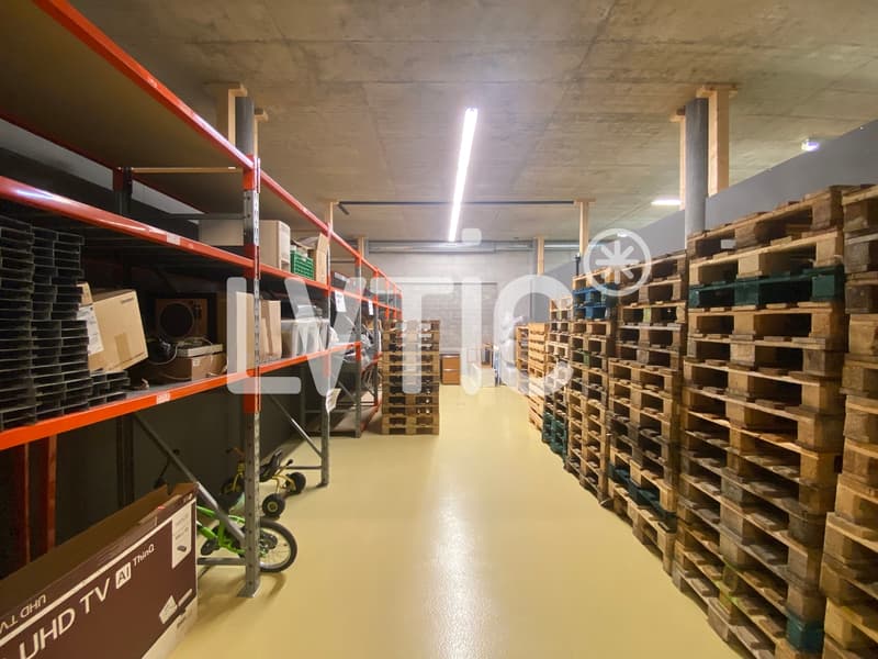 Bureaux, dépôt de 1'450 m2 à vendre à Givisiez - Fribourg (8)