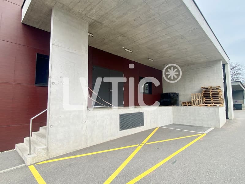 Bureaux, dépôt de 1'450 m2 à vendre à Givisiez - Fribourg (9)
