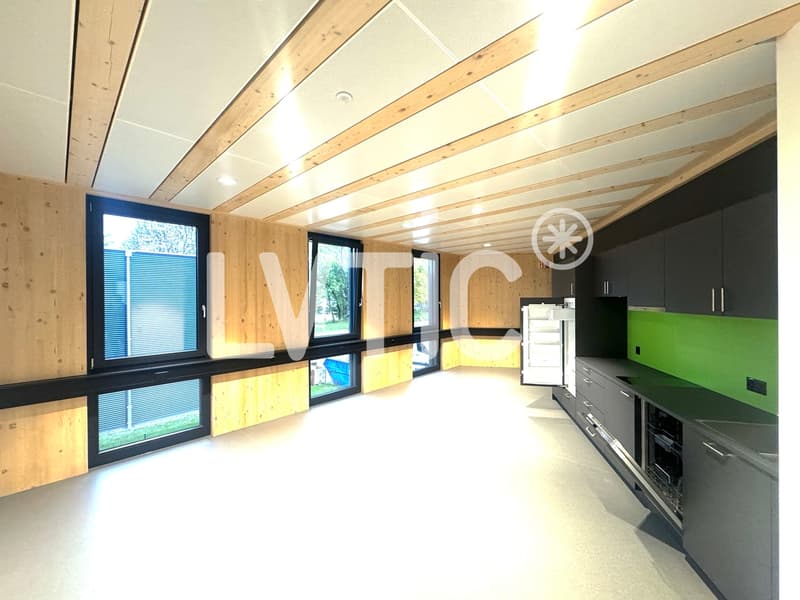 Locaux, atelier, bureaux de 245 m2 à louer à Châtel-St-Denis (2)