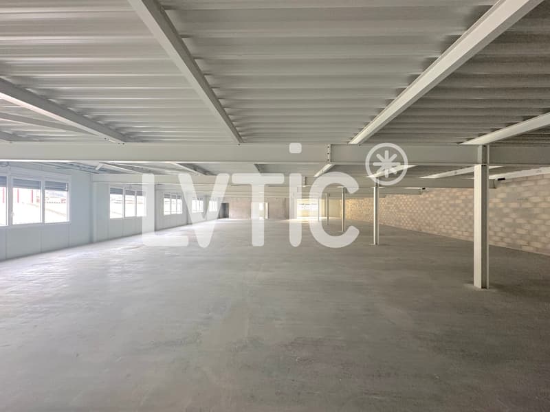 Locaux, bureaux de 565 m2 à louer à Villeneuve (3)