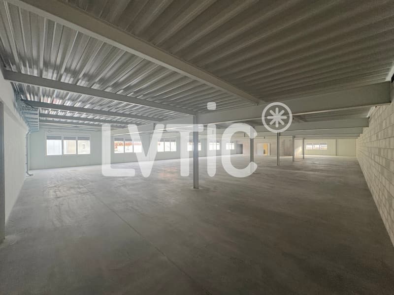 Locaux, bureaux de 565 m2 à louer à Villeneuve (5)