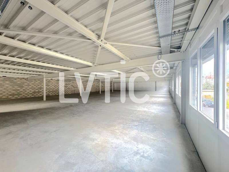 Locaux, bureaux de 565 m2 à louer à Villeneuve (7)