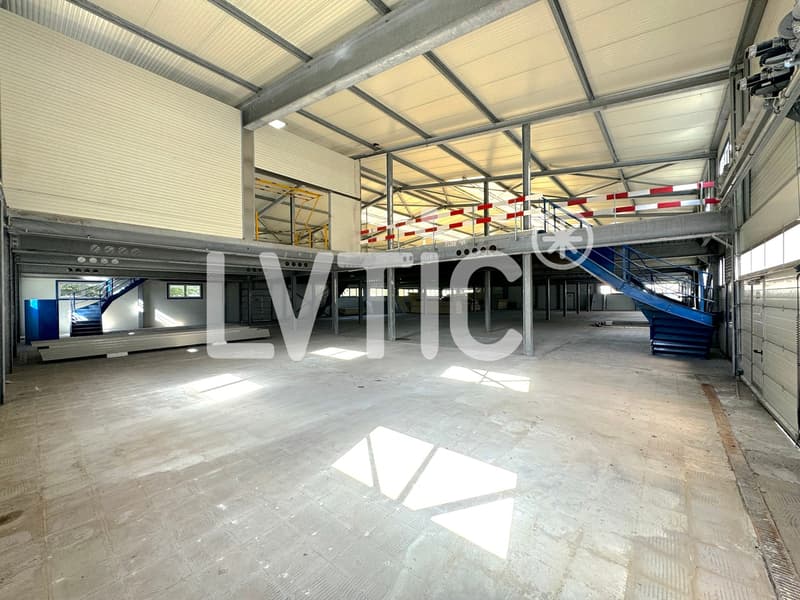 Halle de 2200 m2 sur une parcelle de 3000 m2 à vendre à Sierre (2)