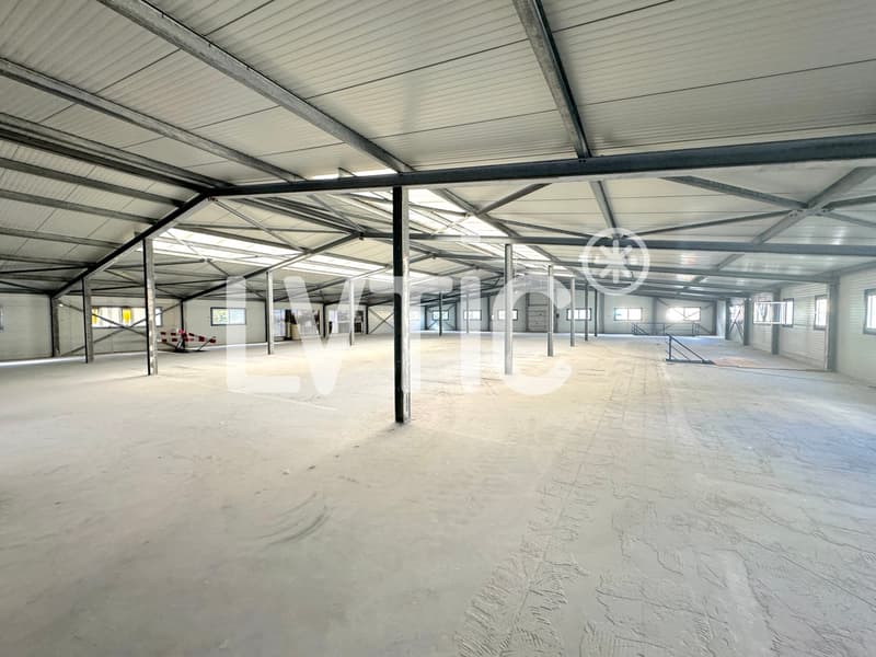 Halle de 2200 m2 sur une parcelle de 3000 m2 à vendre à Sierre (3)
